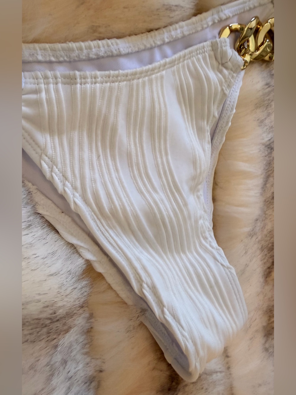 White Ribbed Chain-Accent Triangle Bikini Set - S - Picture 6 of 7